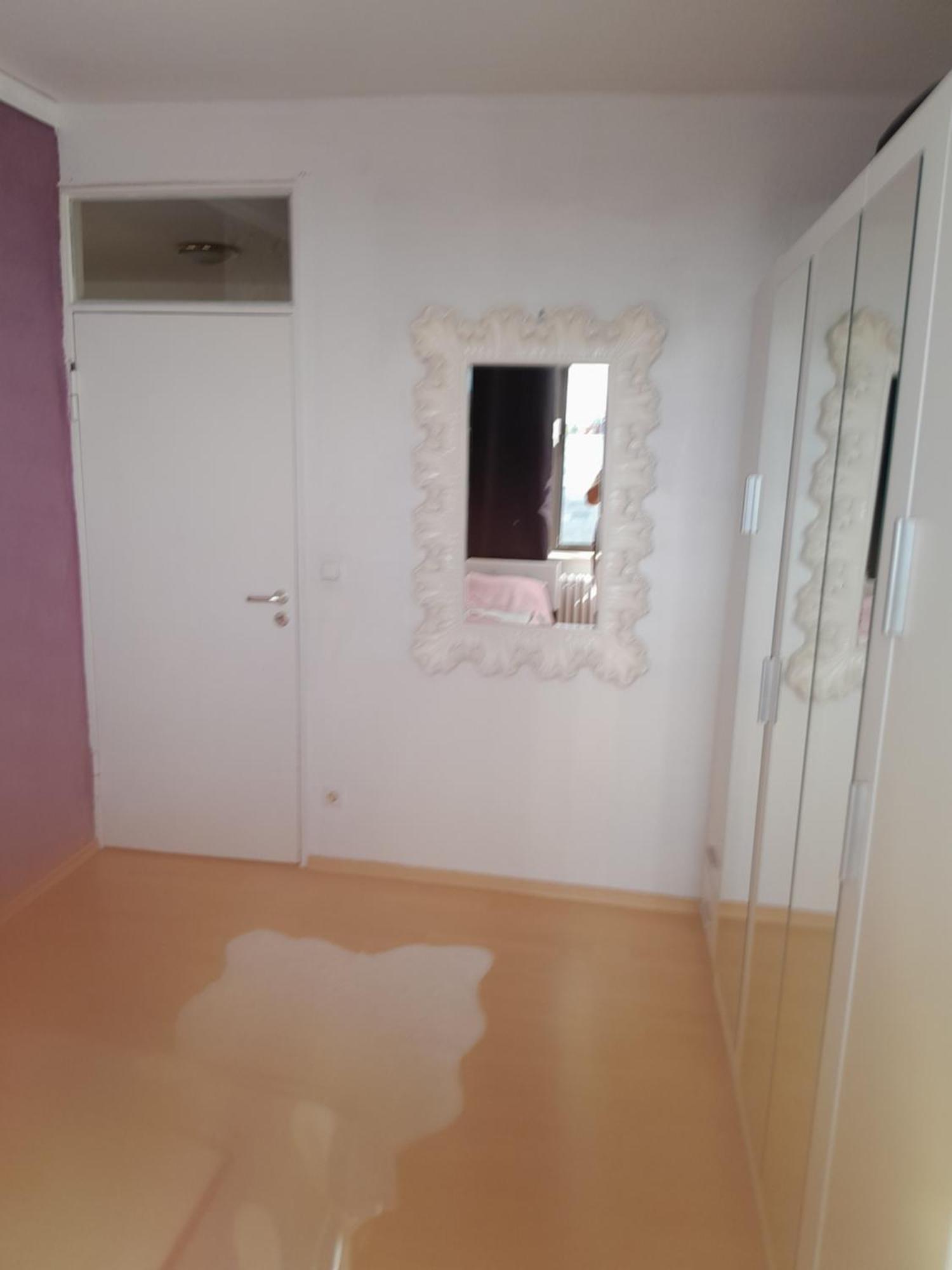 Mobilierte In Zentrum Apartment